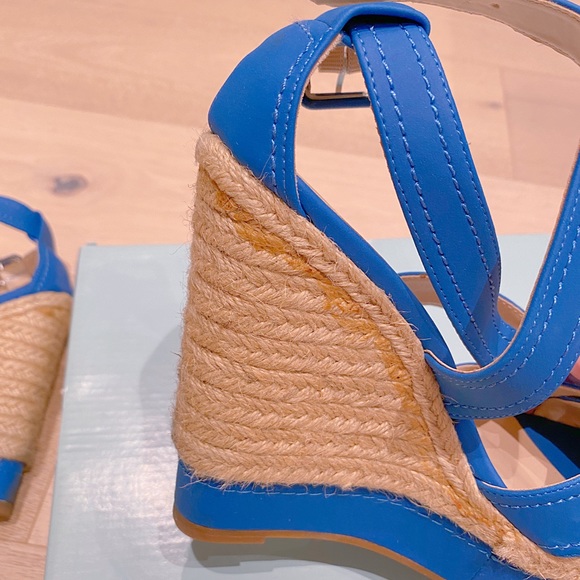Brand NEW - Blue Summer Sandal - Picture 6 of 8